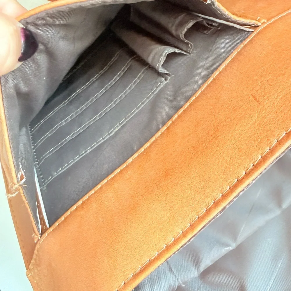 Kenneth Cole Reaction Mind Your Own Business Colombian Leather Laptop Bag
